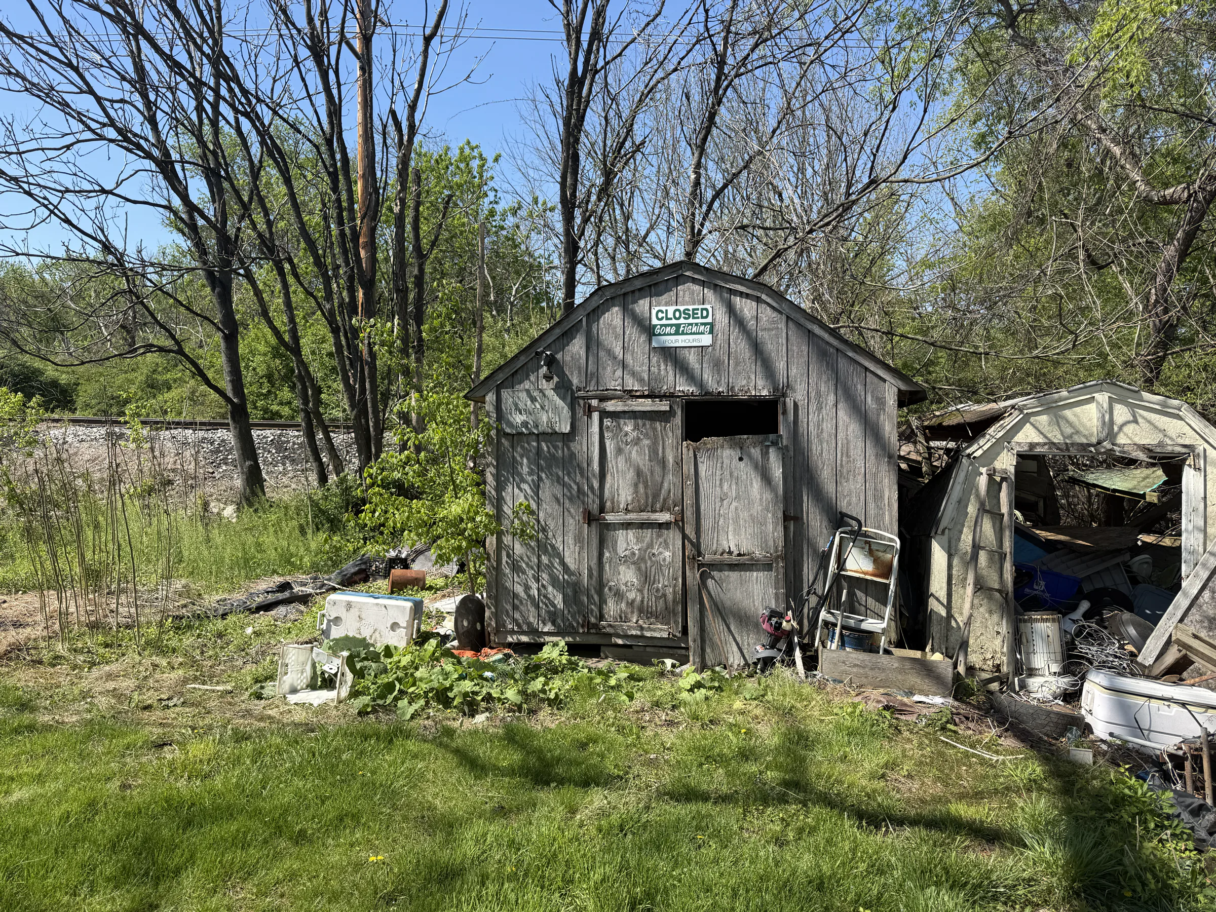 2 sheds w RR track