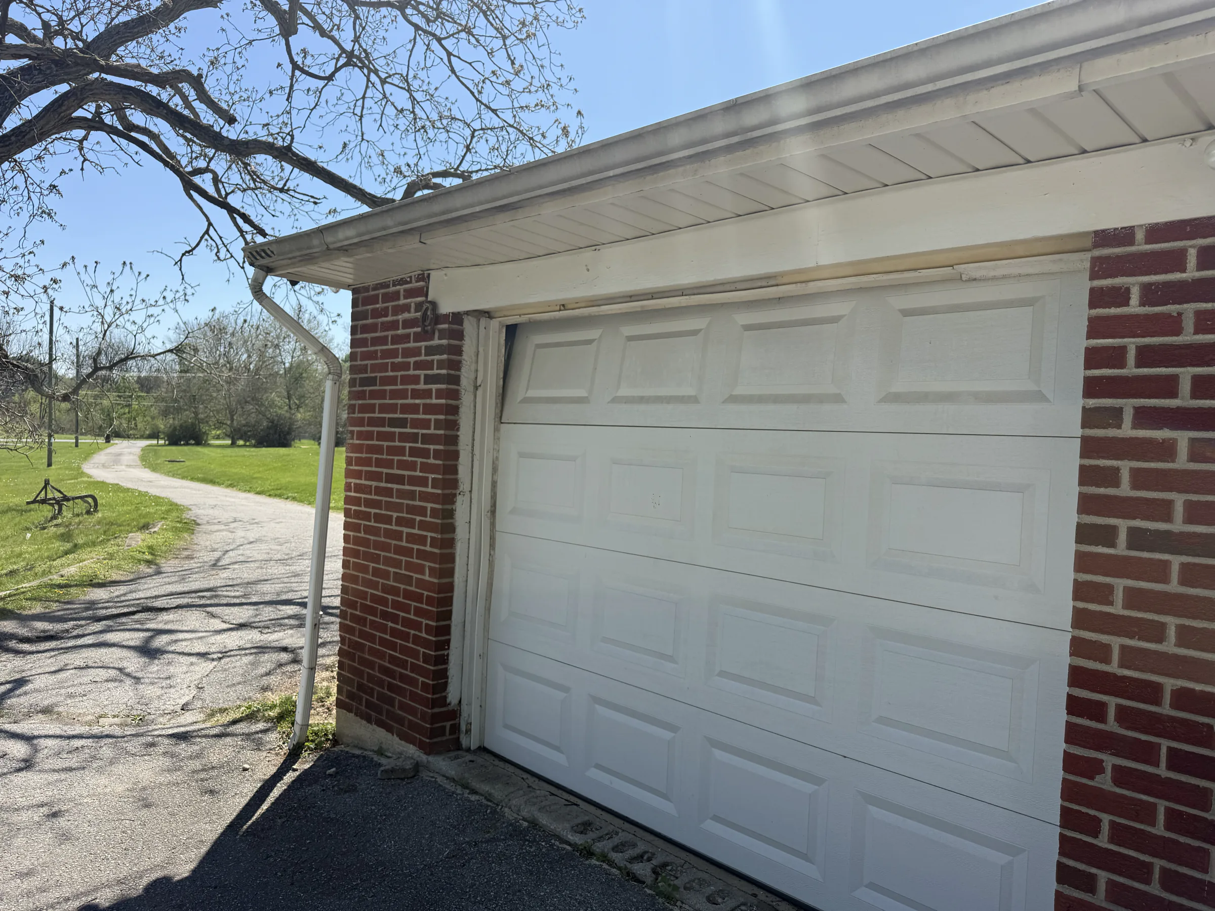 Garage left exterior