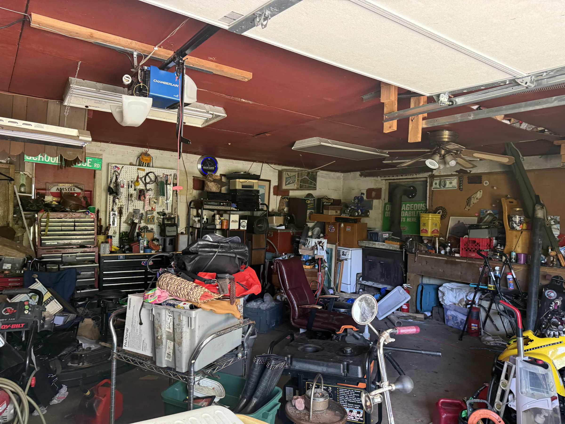 Garage mid-right inside