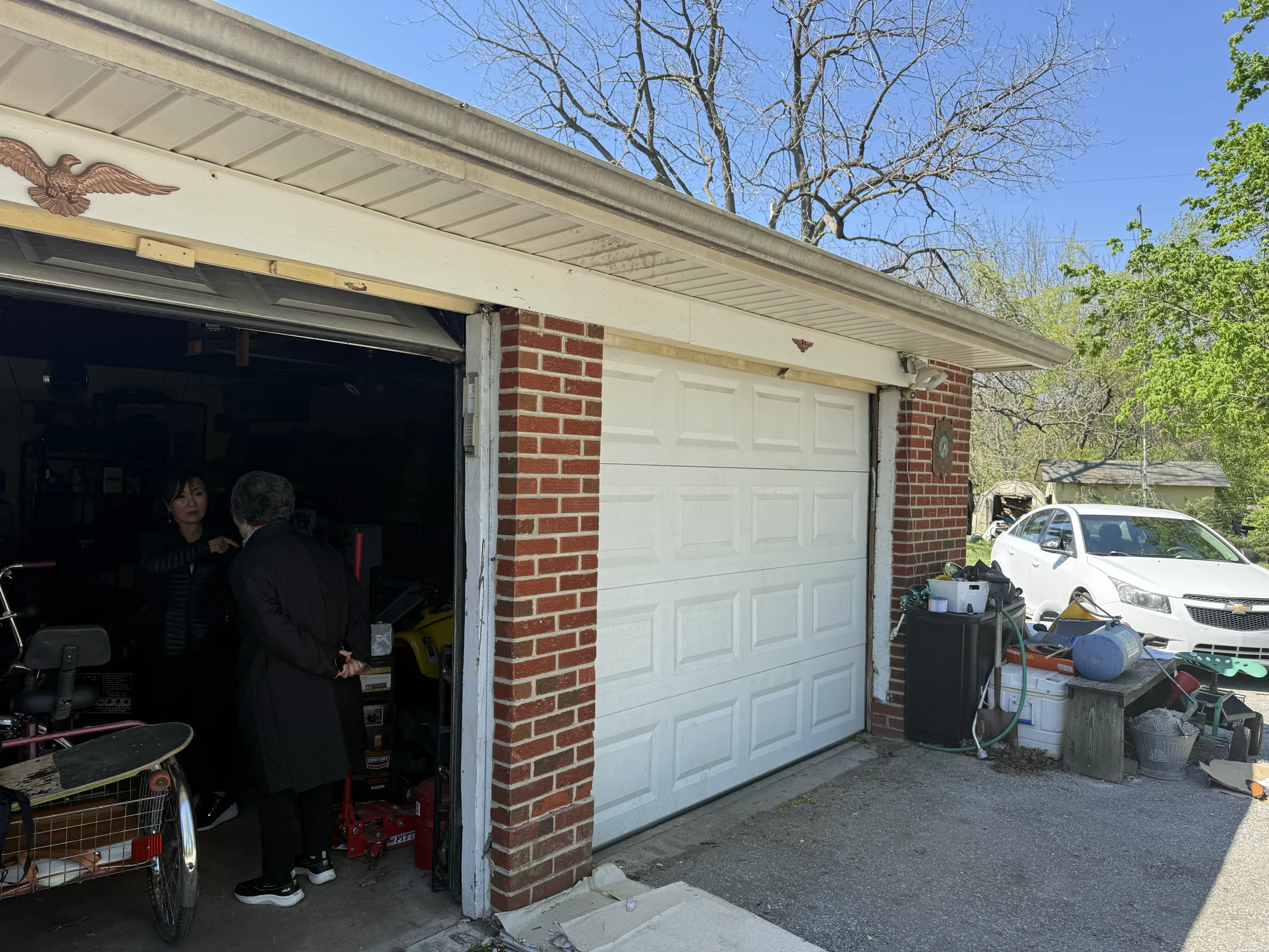 Garage middle-right exterior